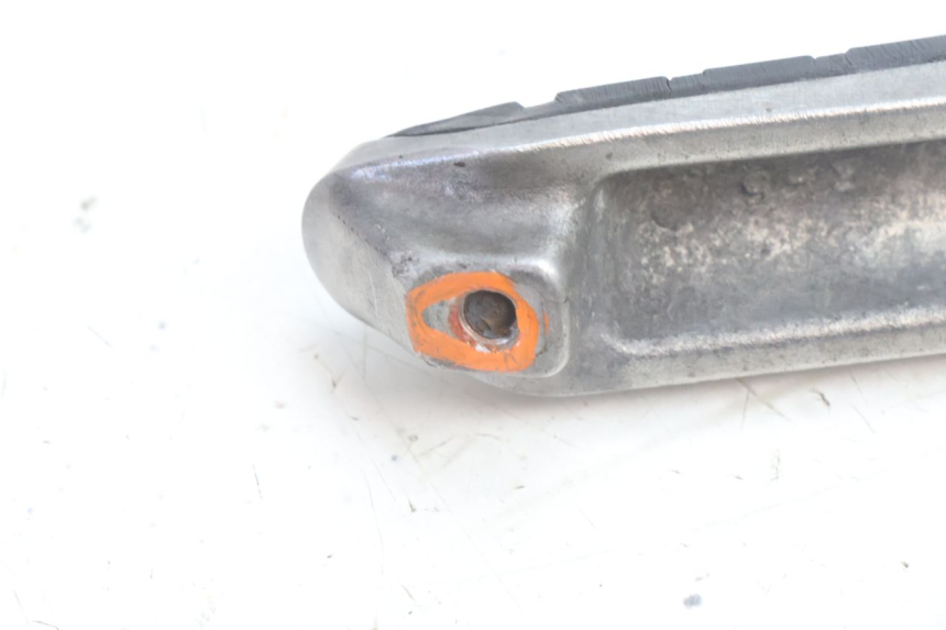 photo de REPOSAPIES DELANTERA DERECHA KAWASAKI ZZR 600 (1995 - 2004) - Primer plano técnico