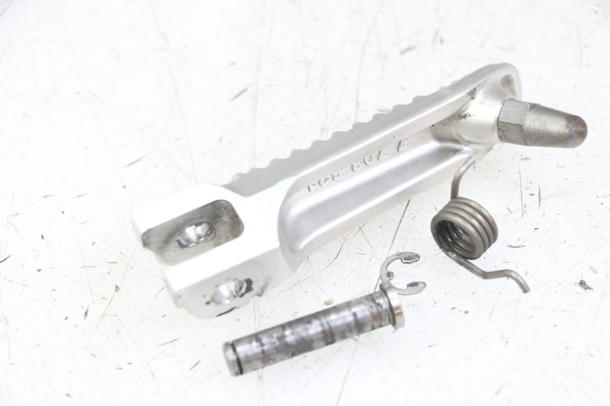 photo de REPOSAPIES DELANTERA IZQUIERDA BMW S RR ABS S1000RR 1000 (2015 - 2018) - Primer plano técnico