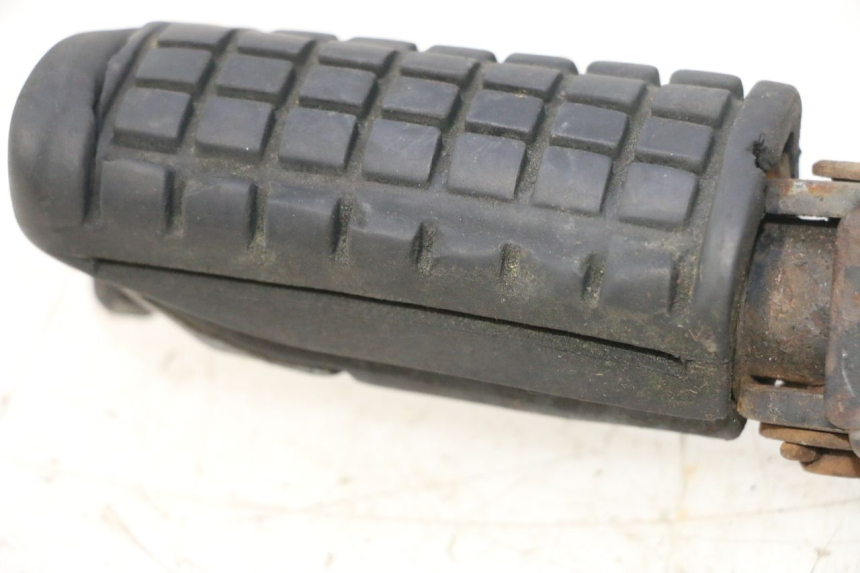 photo de REPOSAPIES DELANTERA IZQUIERDA HONDA CB TWO FIFTY 250 (1991 - 2002) - Recambio usado revisado