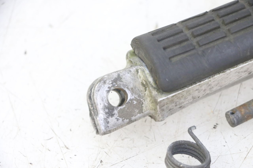 photo de REPOSAPIES DELANTERA IZQUIERDA HONDA CBF 500 (2004 - 2007) - Zoom estado de uso