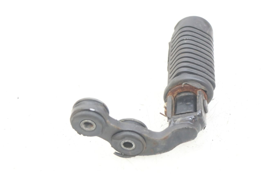 photo de REPOSAPIéS DELANTERO IZQUIERDO HONDA CM 125 (1983 - 2003) - Detalles de los puntos de fijación