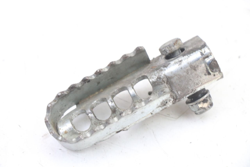 photo de REPOSAPIES DELANTERA IZQUIERDA DERBI SENDA R X-TREME 50 (2006 - 2010) - Vista principal