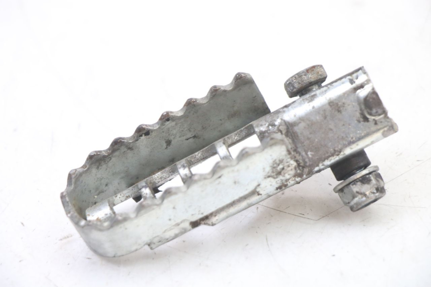 photo de REPOSAPIES DELANTERA IZQUIERDA DERBI SENDA R X-TREME 50 (2006 - 2010) - Detalle de la pieza