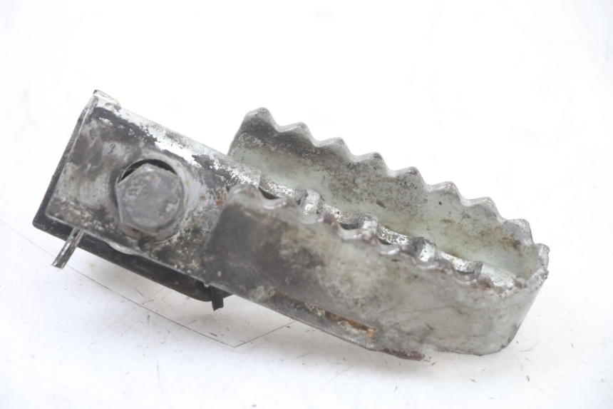 photo de REPOSAPIES DELANTERA IZQUIERDA DERBI SENDA R X-TREME 50 (2006 - 2010) - Zoom estado de uso