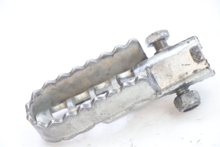 photo de REPOSAPIES DELANTERA IZQUIERDA DERBI SENDA SM DRD X-TREME 50 (2011 - 2017) - Detalle de la pieza