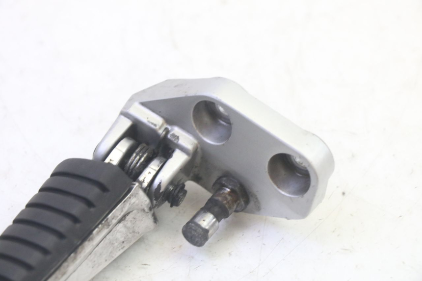 photo de REPOSAPIES DELANTERA IZQUIERDA SUZUKI DL V STROM 1000 (2002 - 2007) - Zoom estado de uso