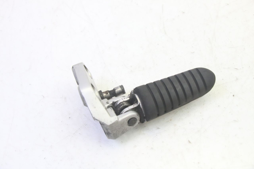 photo de REPOSAPIES DELANTERA IZQUIERDA SUZUKI DL V STROM 1000 (2002 - 2007) - Otra perspectiva