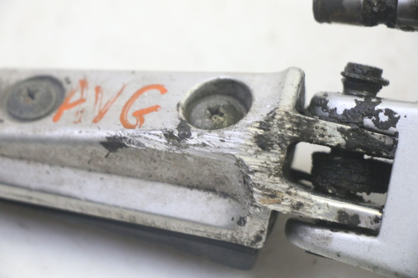 photo de REPOSAPIES DELANTERA IZQUIERDA SUZUKI DL V STROM 1000 (2002 - 2007) - Estado de la superficie y material