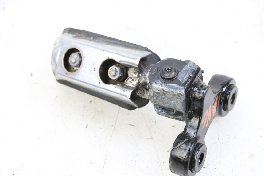 photo de REPOSAPIES DELANTERA IZQUIERDA YAMAHA FJ 36Y 1100 (1984 - 1985) - Detalle de la pieza