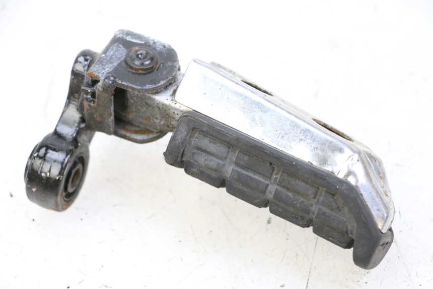 photo de REPOSAPIES DELANTERA IZQUIERDA YAMAHA FJ 36Y 1100 (1984 - 1985) - Otra perspectiva