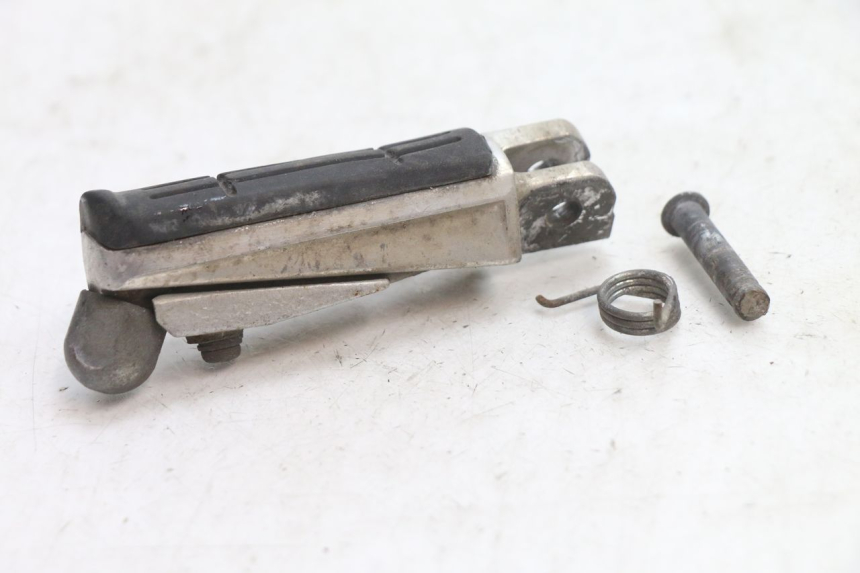photo de REPOSAPIES DELANTERA IZQUIERDA YAMAHA FJR 1300 (2001 - 2005) - Detalle de la pieza