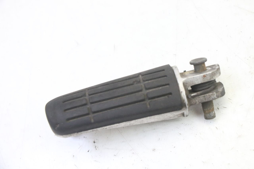 photo de REPOSAPIES DELANTERA IZQUIERDA YAMAHA FZ6 FAZER S2 600 (2007 - 2011) - Vista principal