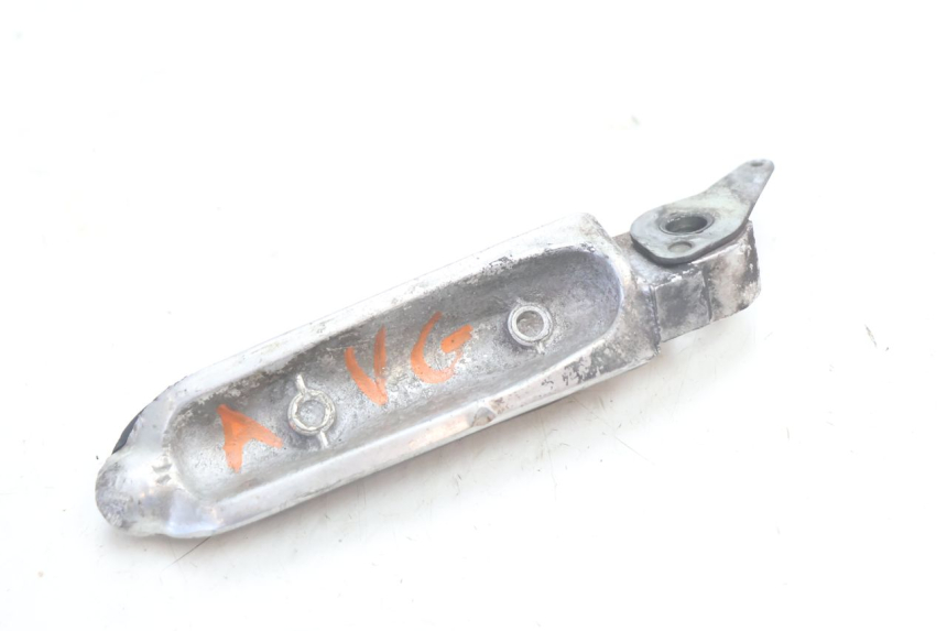 photo de REPOSAPIES DELANTERA IZQUIERDA SUZUKI GSX F GSXF 750 (1988 - 1998) - Primer plano técnico