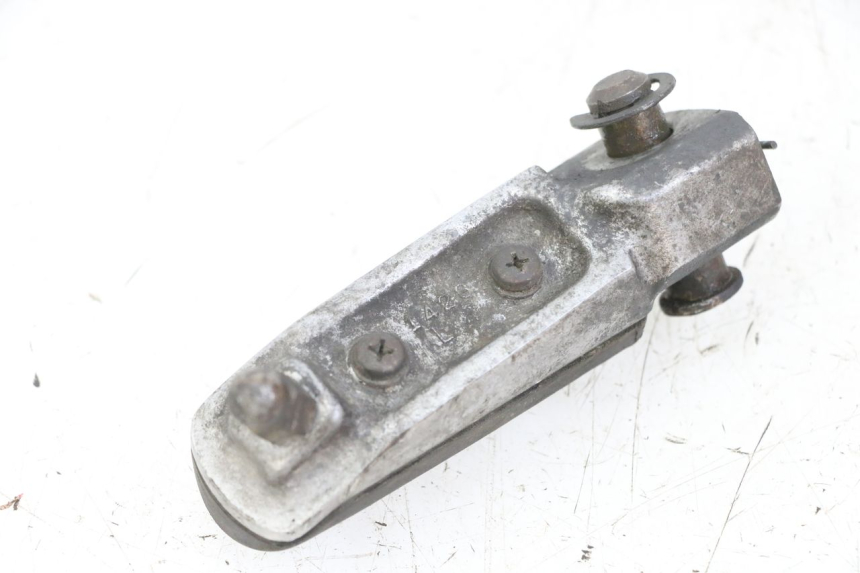 photo de REPOSAPIÉS DELANTERO IZQUIERDO KAWASAKI ZR7 ZR-7 S 750 (1999 - 2004) - Zoom estado de uso