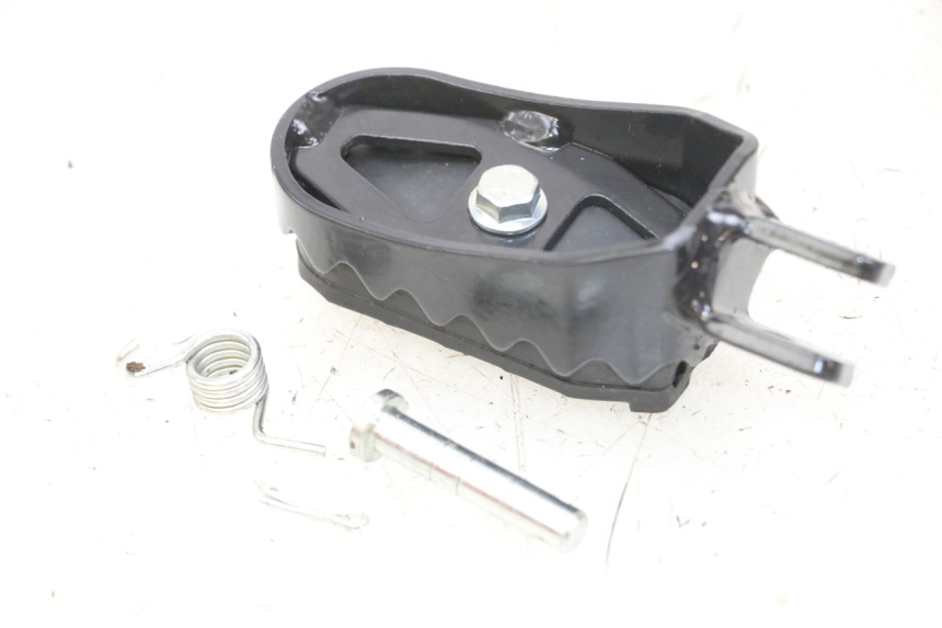 photo de REPOSAPIES DELANTERA IZQUIERDA ROYAL ENFIELD SCRAM 411 (2022 - 2024) - Detalle de la pieza