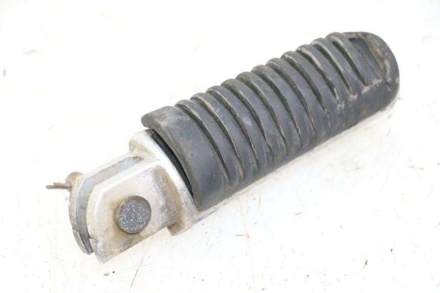 photo de REPOSAPIES DELANTERA IZQUIERDA YAMAHA XJN DIVERSION 600 (2000 - 2003) - Detalle de la pieza