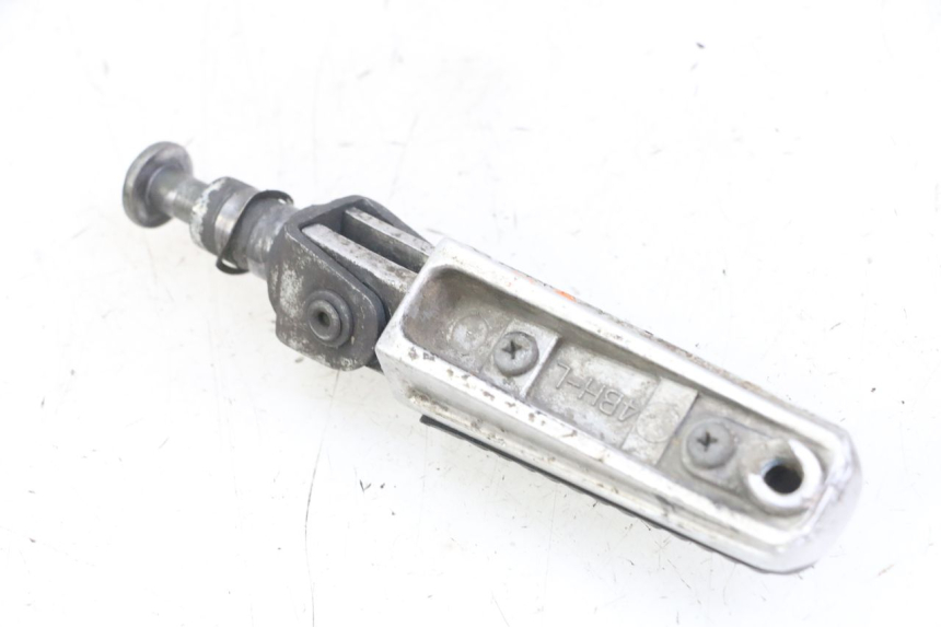 photo de REPOSAPIÉS DELANTERO IZQUIERDO YAMAHA FZS FAZER 600 (2001 - 2003) - Otra perspectiva