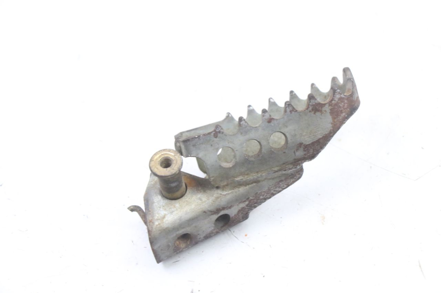 photo de REPOSAPIES DELANTERA IZQUIERDA YAMAHA TTR 125 (2000 - 2020) - Otra perspectiva