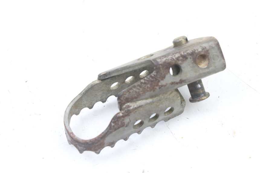 photo de REPOSAPIES DELANTERA IZQUIERDA YAMAHA TTR 125 (2000 - 2020) - Primer plano técnico