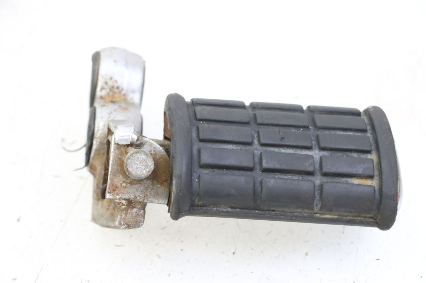 photo de REPOSAPIES DELANTERA IZQUIERDA YAMAHA XV VIRAGO 535 (1988 - 2004) - Estado de la superficie y material