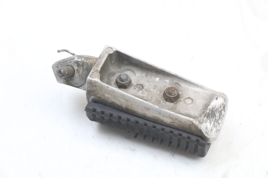 photo de REPOSAPIES DELANTERA IZQUIERDA YAMAHA XVS DRAG STAR DRAGSTAR 650 (1997 - 2007) - Primer plano técnico