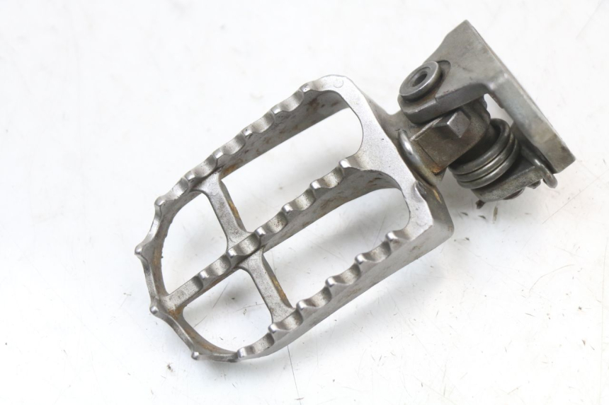 photo de REPOSAPIÉS DELANTERO IZQUIERDO YAMAHA YZ 125 (2017 - 2021) - Vista principal