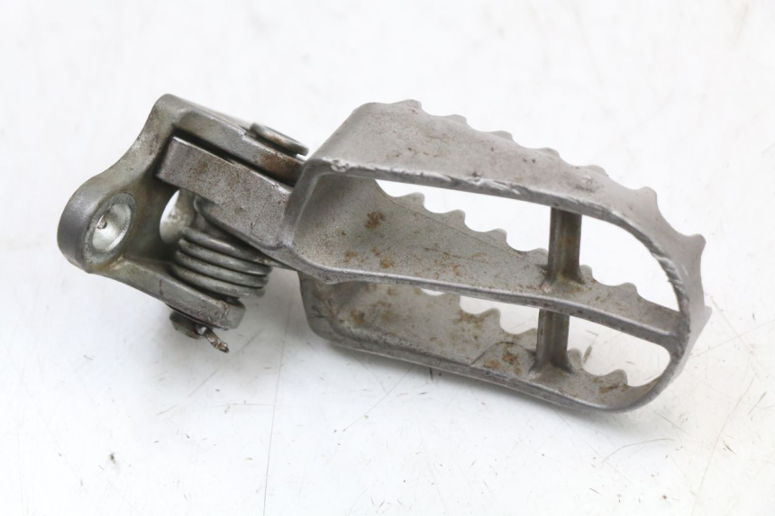 photo de REPOSAPIÉS DELANTERO IZQUIERDO YAMAHA YZ 125 (2017 - 2021) - Vista general del producto