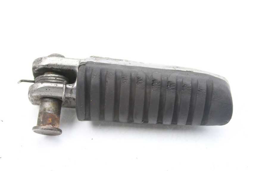 photo de REPOSAPIÉS DELANTERO IZQUIERDO KAWASAKI ZR7 ZR-7 S 750 (1999 - 2004) - Detalle de la pieza