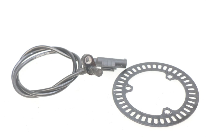 photo de SENSOR ABS TRASERO YAMAHA N-MAX NMAX 125 (2017 - 2020) - Primer plano técnico