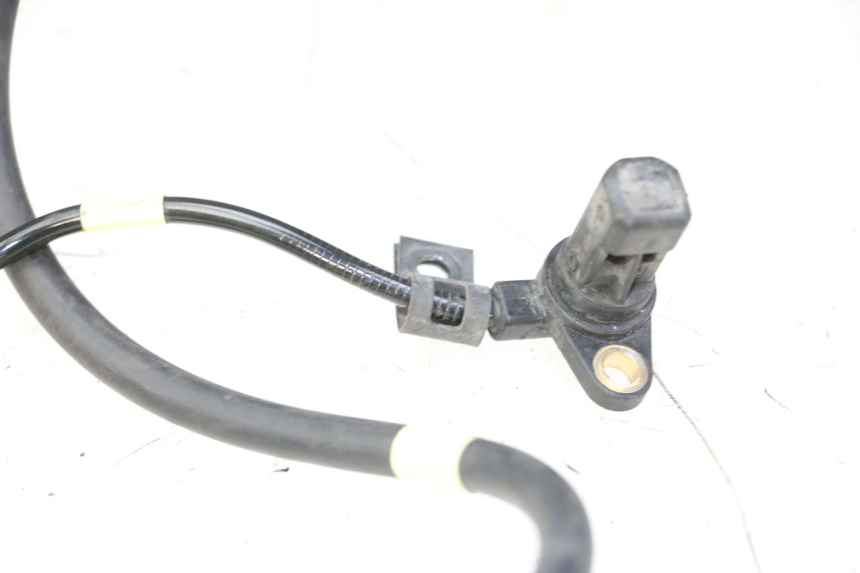 photo de SENSOR ABS TRASERO PIAGGIO VESPA GTS IGET ABS 125 (2017 - 2023) - Zoom estado de uso