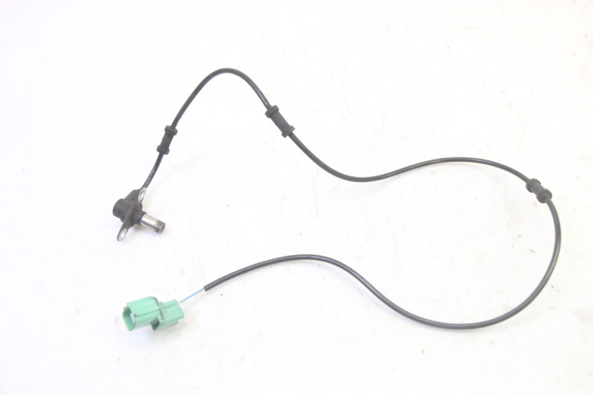photo de SENSOR ABS DELANTERO HONDA FES S-WING SWING ABS 125 (2007 - 2015) - Primer plano técnico