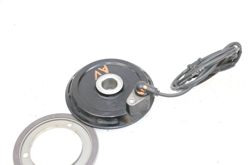 photo de SENSOR ABS DELANTERO YAMAHA FJR ABS 1300 (2006 - 2012) - Primer plano técnico