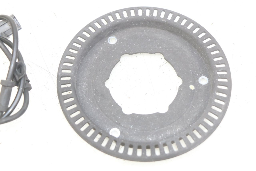 photo de SENSOR ABS DELANTERO HONDA FJS SILVERWING SILVER WING 400 (2009 - 2016) - Primer plano técnico
