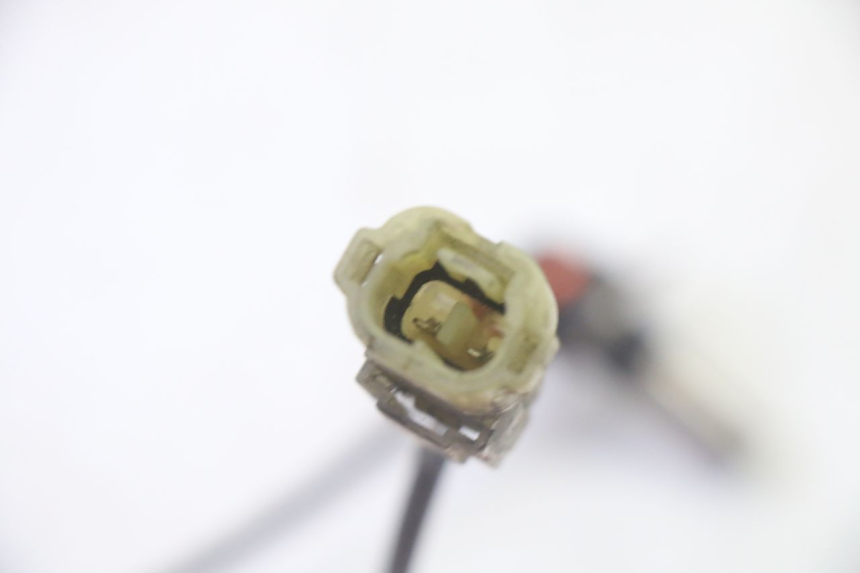 photo de SENSOR ABS DELANTERO PEUGEOT SATELIS 125 (2010 - 2012) - Detalles de los puntos de fijación