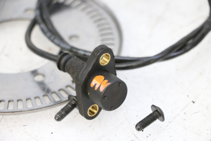 photo de SENSOR ABS DELANTERO PEUGEOT SATELIS 125 (2006 - 2009) - Zoom estado de uso