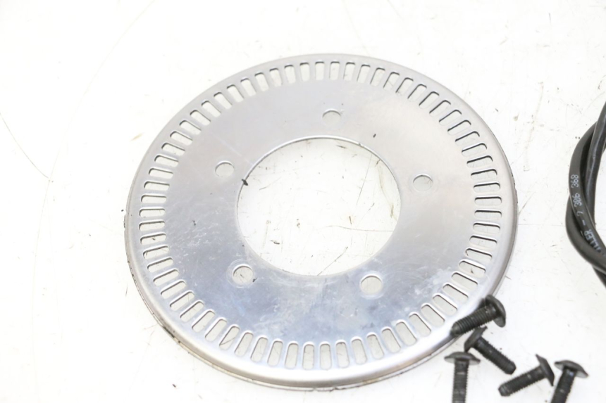 photo de SENSOR ABS DELANTERO PEUGEOT SATELIS 125 (2006 - 2009) - Detalles de los puntos de fijación