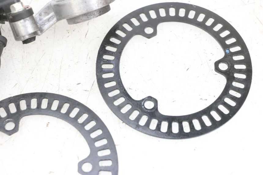 photo de SENSOR YAMAHA TRICITY 300 (2020 - 2024) - Detalles de los puntos de fijación