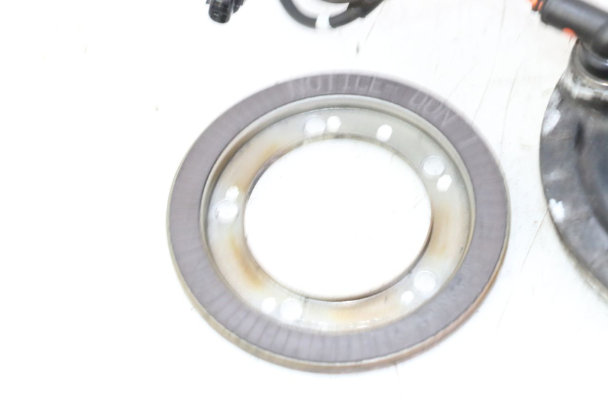 photo de SENSOR ABS DELANTERO YAMAHA X-MAX XMAX 125 (2010 - 2013) - Detalles de los puntos de fijación