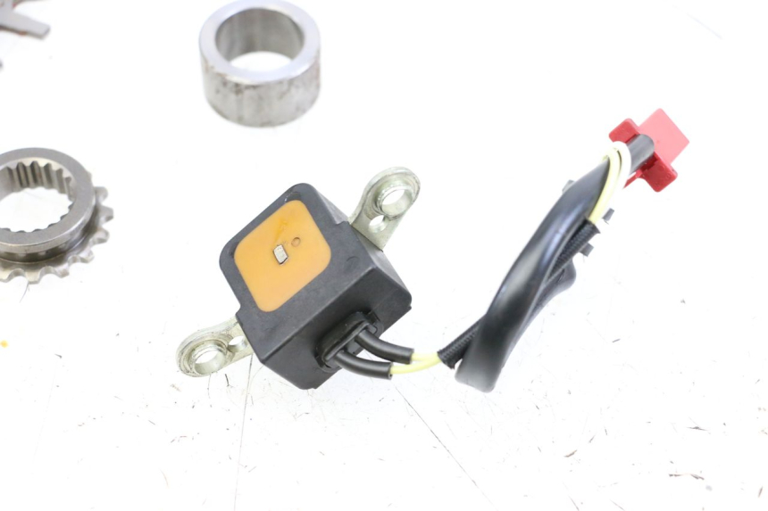 photo de IGNICION SENSOR HONDA FJS SILVER WING SILVERWING 400 (2005 - 2008) - Zoom estado de uso