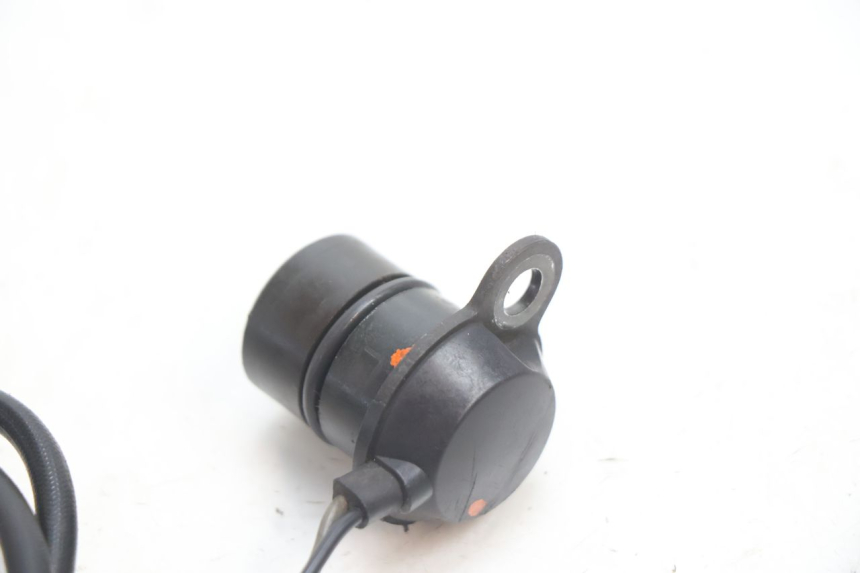 photo de IGNICION SENSOR YAMAHA YZF R GENESIS 750 (1993 - 1998) - Primer plano técnico