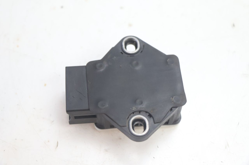 photo de SENSOR DE ÁNGULO DE INCLINACIÓN CAN-AM SPYDER RS 1000 (2008 - 2012) - Primer plano técnico
