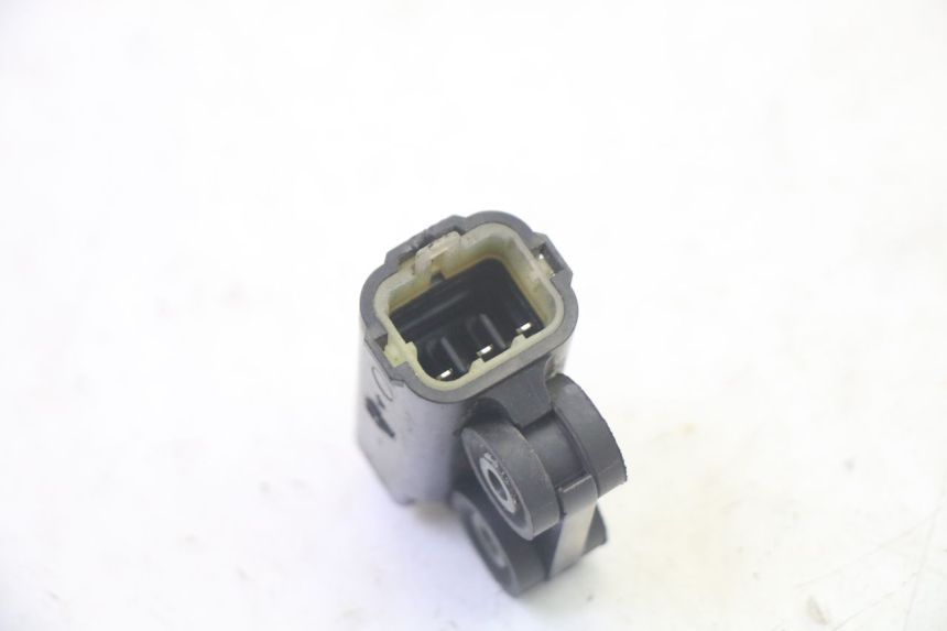 photo de SENSOR INCLINACION YAMAHA FZ6 N FAZER 600 (2004 - 2006) - Primer plano técnico