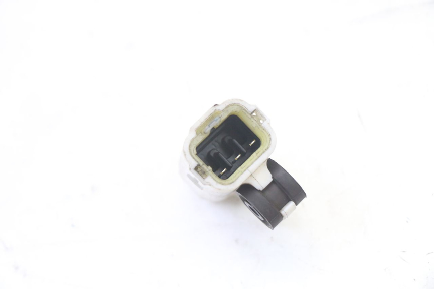 photo de SENSOR DE CAíDA YAMAHA X-MAX XMAX 125 (2010 - 2013) - Primer plano técnico