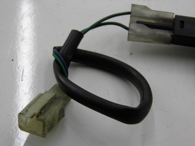 photo de SENSOR DE APERTURA DE MALETERO PEUGEOT SATELIS 125 (2006 - 2009) - Detalle de la pieza
