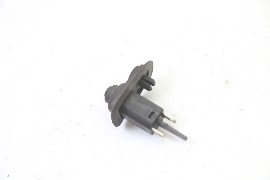 photo de SENSOR DE APERTURA DEL ASIENTO PIAGGIO X9 EVOLUTION 125 (2003 - 2007) - Otra perspectiva