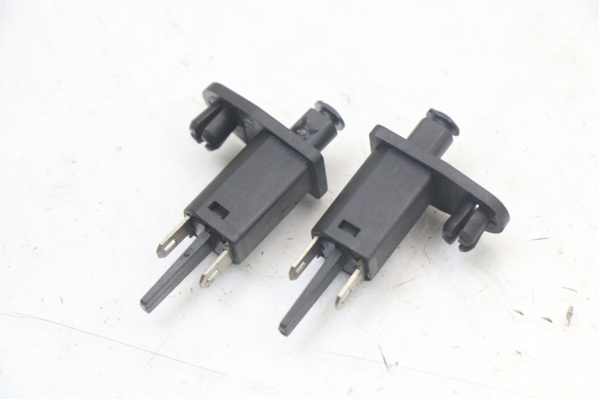 photo de SENSOR DE APERTURA DEL ASIENTO PIAGGIO XEVO - X EVO 125 (2007 - 2017) - Zoom estado de uso