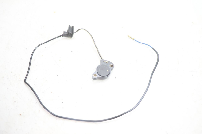 photo de SENSOR PUNTO MUERTO SUZUKI DR S 600 (1985 - 1989) - Vista principal