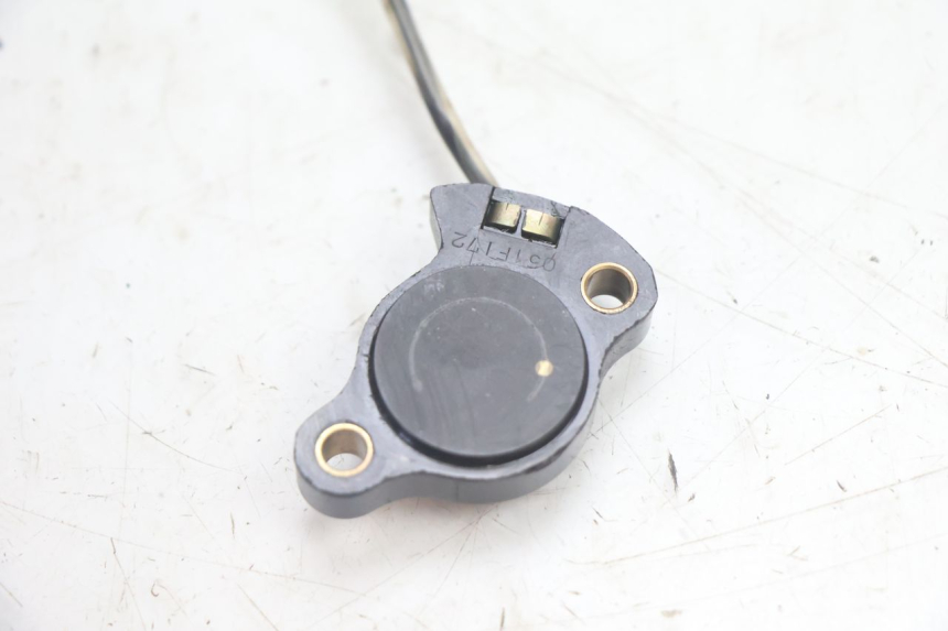 photo de SENSOR PUNTO MUERTO SUZUKI DR S 600 (1985 - 1989) - Detalle de la pieza
