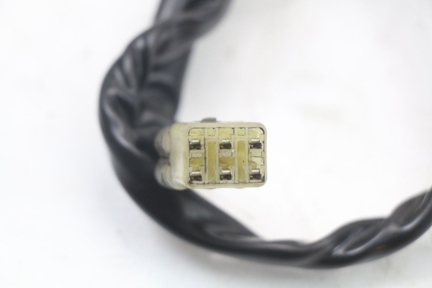 photo de SENSOR DE PUNTO MUERTO YAMAHA FJR ABS 1300 (2006 - 2012) - Primer plano técnico