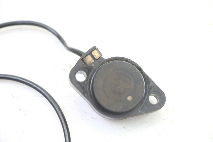 photo de SENSOR PUNTO MUERTO SUZUKI GS GSE 500 (2001 - 2003) - Zoom estado de uso